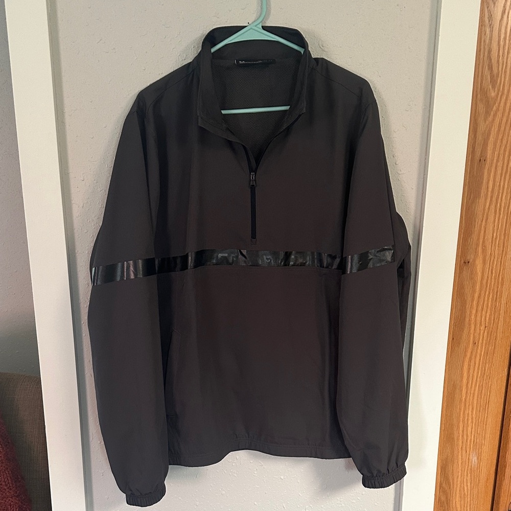 Under Armour Weatherproof Dark Gray Windbreaker with Black Accent